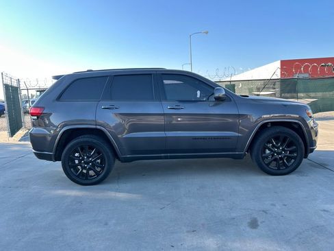Used 2019 Jeep Grand Cherokee Altitude image 8