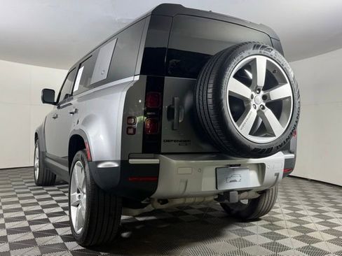 Used 2020 Land Rover Defender 110 First Edition image 4