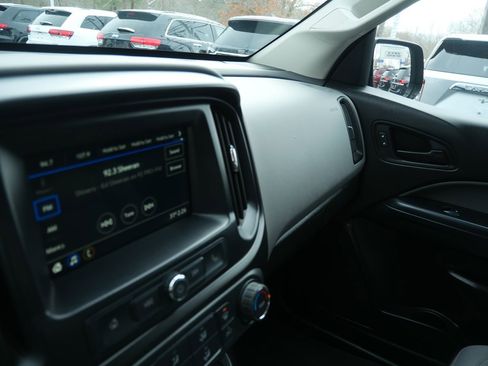 Used 2019 Chevrolet Colorado W/T w/ WT Convenience Package image 11