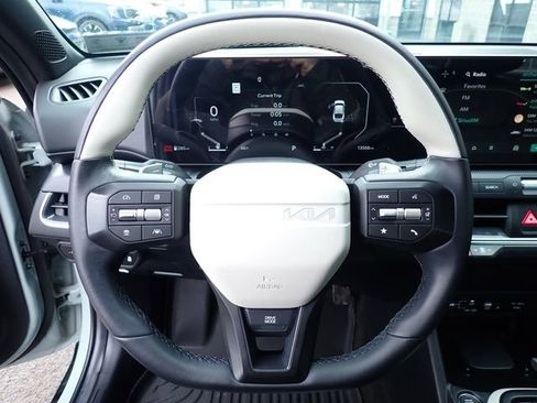 Certified 2025 Kia K4 GT-Line image 23
