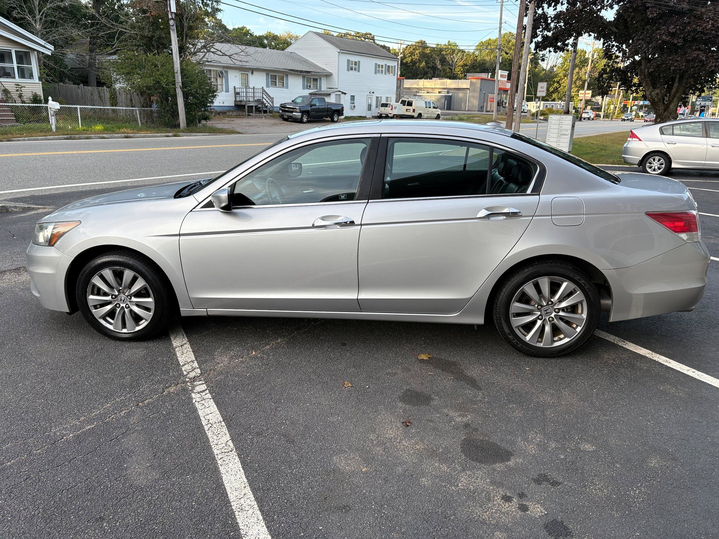 Used 2011 Honda Accord EX-L image 8