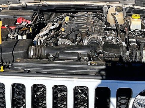 Used 2022 Jeep Gladiator Mojave w/ Cold Weather Group image 9