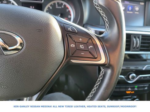 Used 2018 INFINITI QX30 Premium w/ Cargo Package image 33