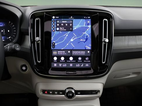 New 2026 Volvo XC40 B5 Ultra w/ Protection Package Premier image 38