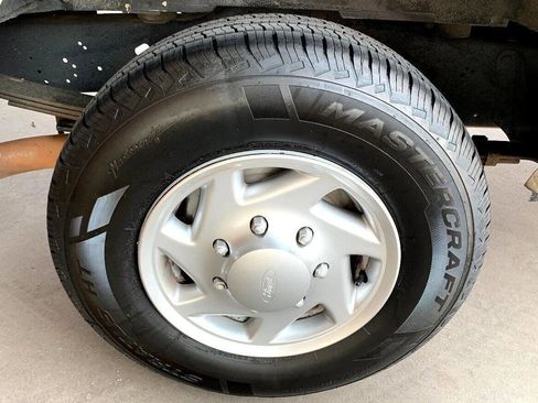 Used 2011 Ford E-350 and Econoline 350 Extended Super Duty image 15