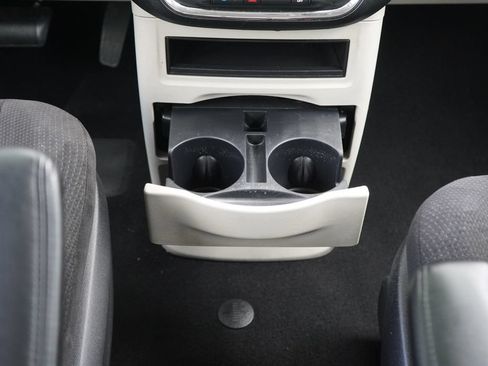 Used 2014 Dodge Grand Caravan American Value Package FWD image 19
