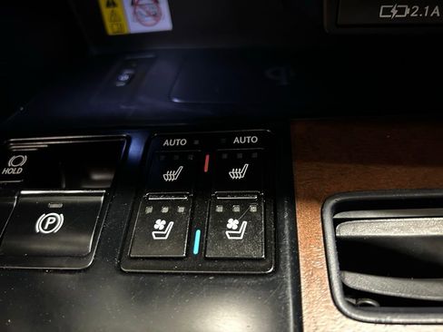 Used 2021 Lexus RX 350L Premium w/ Premium Package image 19