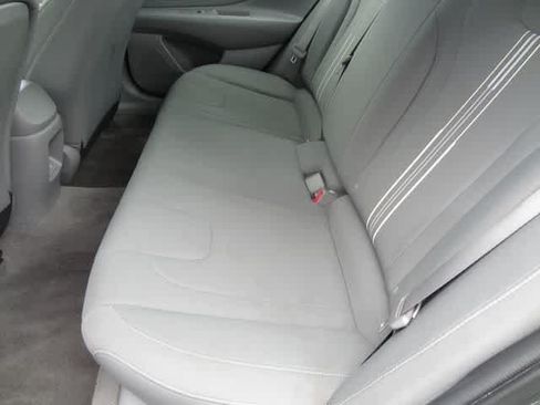Used 2024 Hyundai Elantra SEL FWD image 7