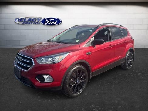 Used 2018 Ford Escape SE w/ SE Sport Appearance Package AWD/4WD image 2