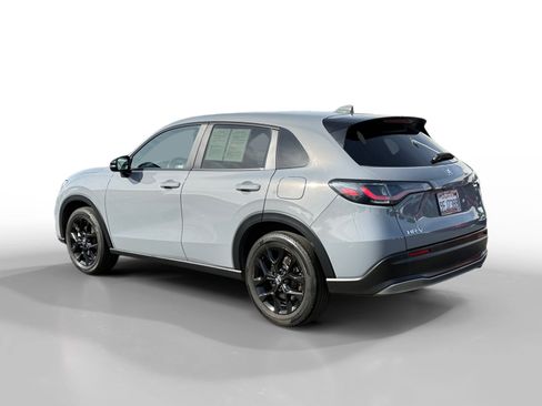 Used 2023 Honda HR-V Sport image 3