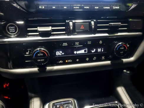 Used 2023 Nissan Pathfinder SL image 25