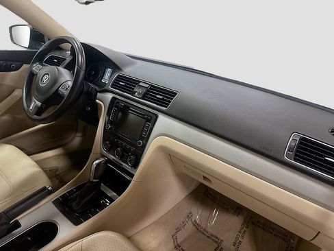 Used 2013 Volkswagen Passat 2.5 SE image 33