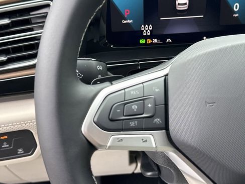 New 2026 Volkswagen Atlas SE FWD image 18