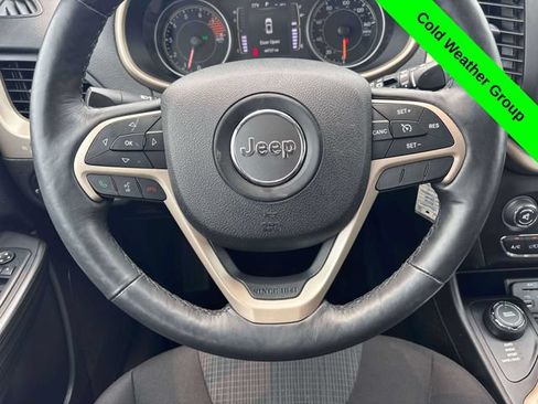Used 2016 Jeep Cherokee Latitude w/ Cold Weather Group AWD/4WD image 27