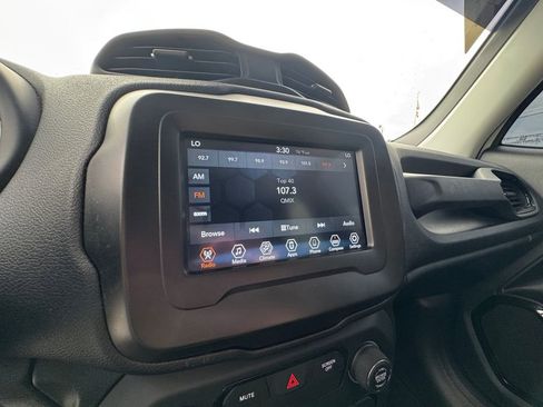 Used 2020 Jeep Renegade Altitude FWD image 26