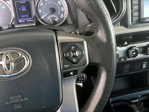 Used 2017 Toyota Tacoma SR5 w/ Tow Package AWD/4WD image 8