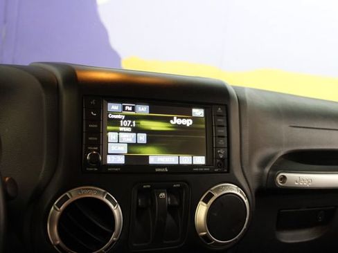 Used 2015 Jeep Wrangler Sahara AWD/4WD image 15