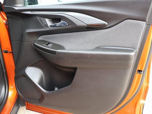 Used 2022 Chevrolet TrailBlazer LT w/ Driver Confidence Package image 9