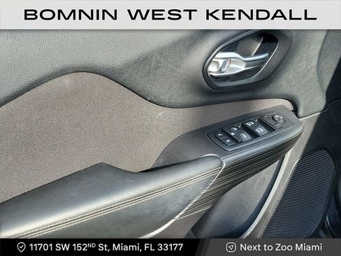 Used 2016 Jeep Cherokee Latitude w/ Trailer Tow Group image 16