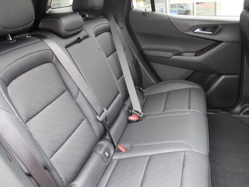 New 2026 Chevrolet Equinox LT w/ Convenience Package II AWD/4WD image 17