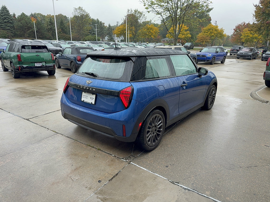 Used 2026 MINI Cooper 2-Door Hardtop FWD image 4