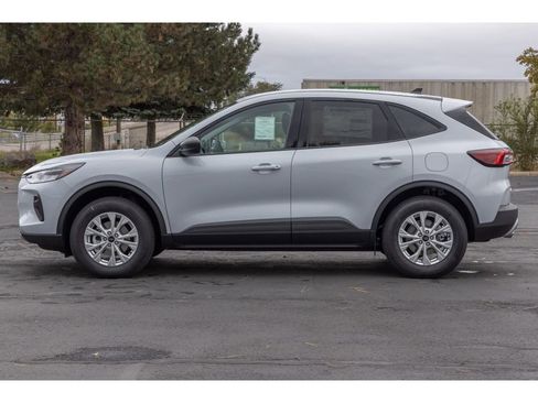 Used 2025 Ford Escape Active w/ Cold Weather Package AWD/4WD image 6