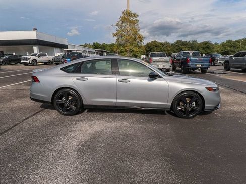 Used 2023 Honda Accord Sport image 11