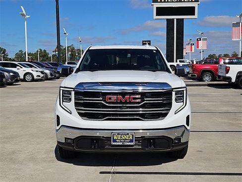 Certified 2025 GMC Sierra 1500 SLT image 8