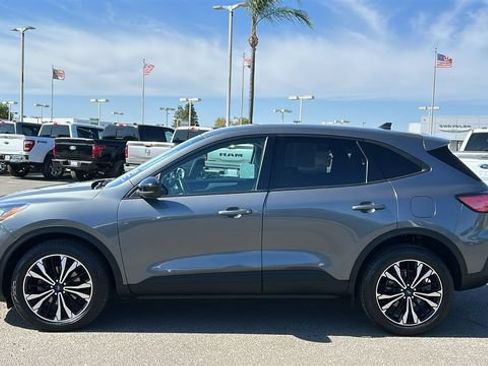 Certified 2022 Ford Escape SE w/ SE Sport Appearance Package AWD/4WD image 7