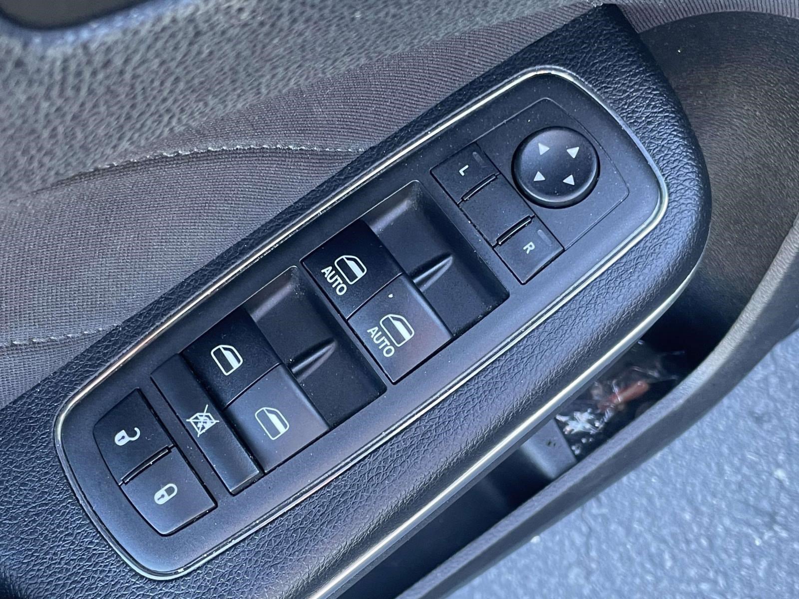 Used 2018 Dodge Charger R/T Scat Pack RWD image 17