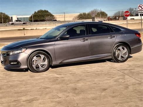 Used 2018 Honda Accord EX image 4