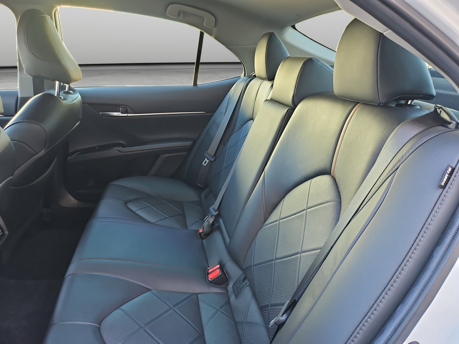 Used 2019 Toyota Camry XLE FWD image 40