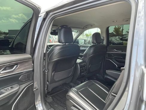 Used 2022 Jeep Grand Cherokee L Limited AWD/4WD image 40