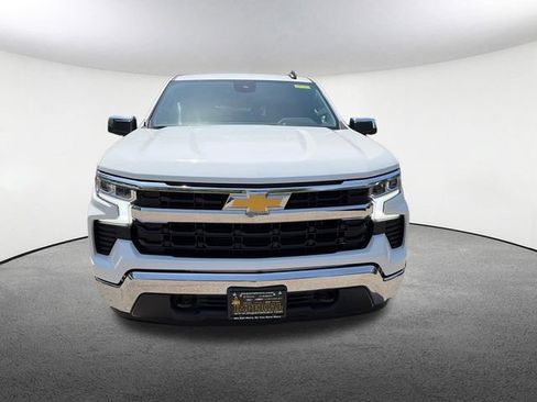 Used 2022 Chevrolet Silverado 1500 LT AWD/4WD image 2