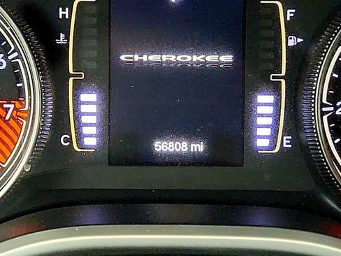 Used 2014 Jeep Cherokee Latitude AWD/4WD image 16