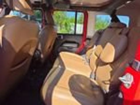 Used 2022 Jeep Wrangler Unlimited Sahara w/ Cold Weather Group AWD/4WD image 15