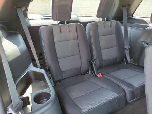 Used 2018 Ford Explorer XLT FWD image 23