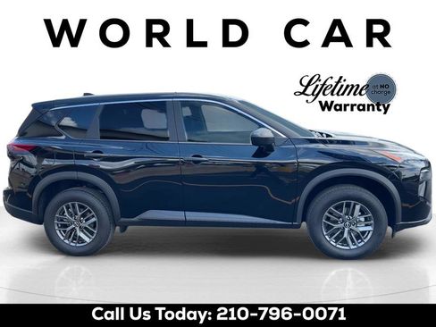 Used 2026 Nissan Rogue S FWD image 2
