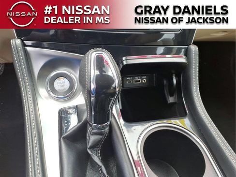 Used 2023 Nissan Maxima Platinum w/ Sport Mat Group FWD image 17