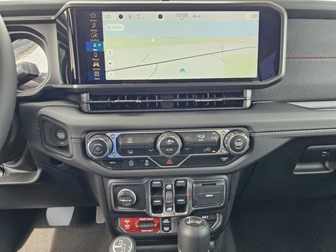 New 2025 Jeep Wrangler Unlimited Rubicon w/ XTREMEE 35" Tire Package image 25