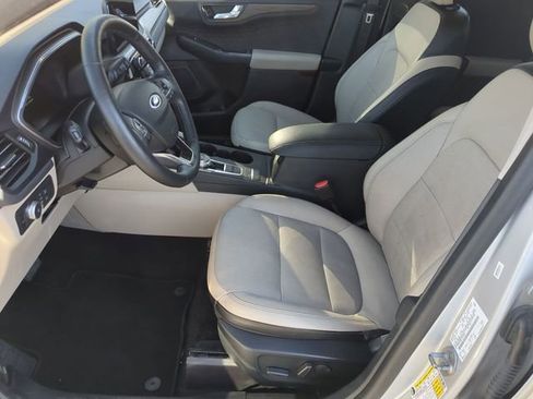 Used 2020 Ford Escape Titanium image 16