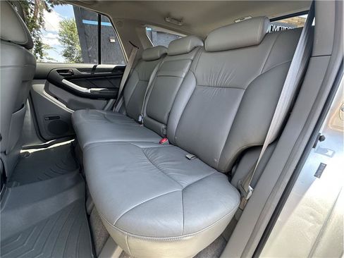 Used 2006 Toyota 4Runner Limited AWD/4WD image 16