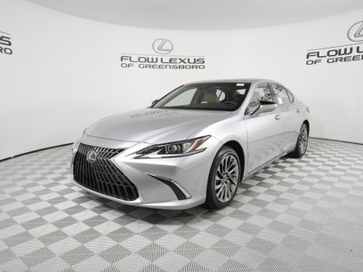 New 2025 Lexus ES 300h w/ Luxury Package