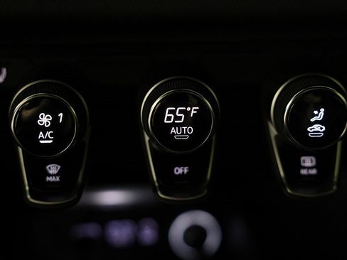 Used 2017 Audi R8 V10 w/ Carbon Exterior Package image 39