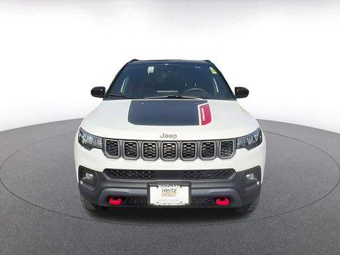 Used 2025 Jeep Compass Trailhawk AWD/4WD image 4