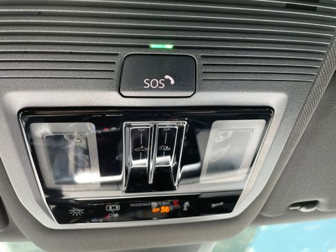 Used 2024 Volkswagen Atlas Cross Sport SEL R-Line AWD/4WD image 20