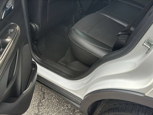 Used 2020 Buick Encore Preferred FWD image 29