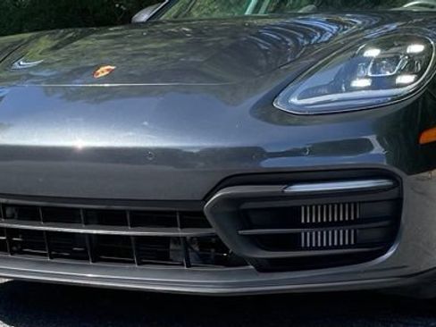 Used 2021 Porsche Panamera RWD image 3