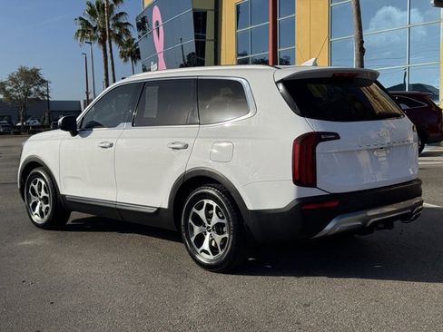 Certified 2022 Kia Telluride EX w/ Towing Package image 3