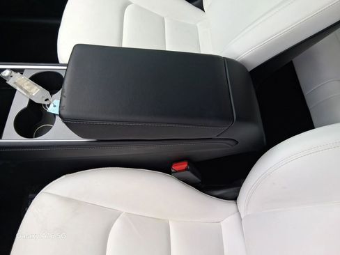 Used 2021 Tesla Model Y Performance image 8